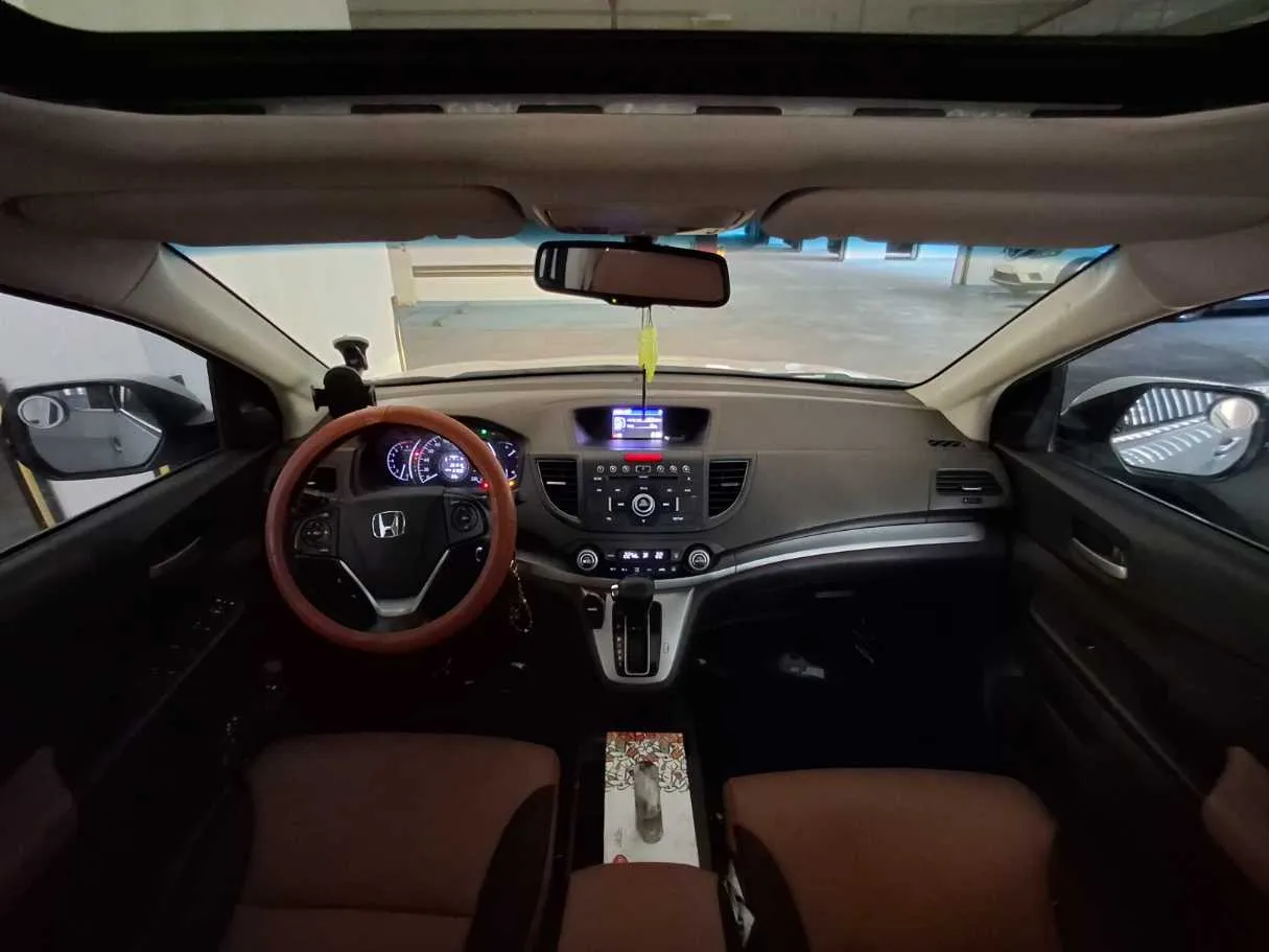 Car image 10