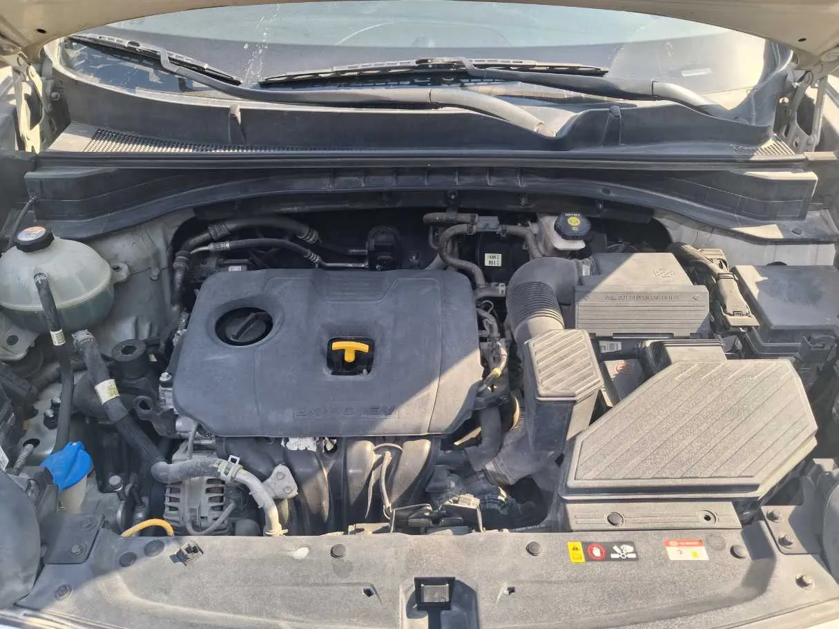 Car image 19
