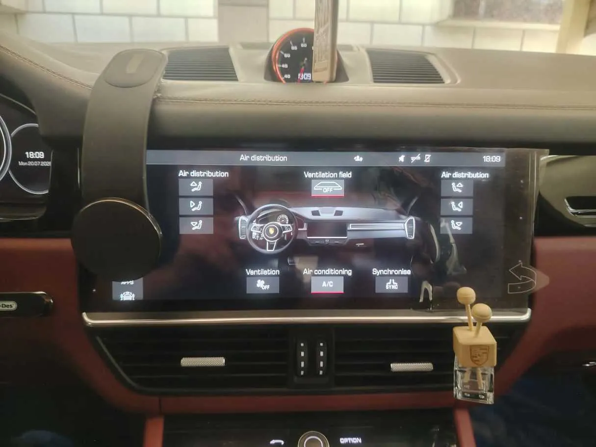 Car image 29