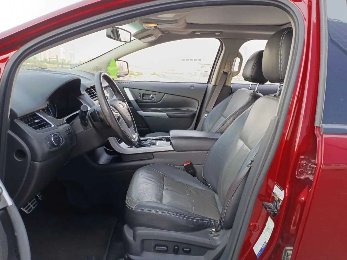 Car image 12