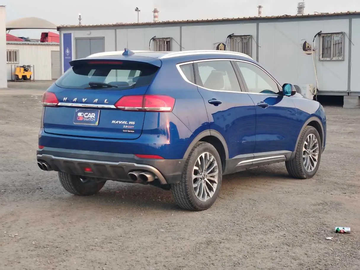 Car image 5