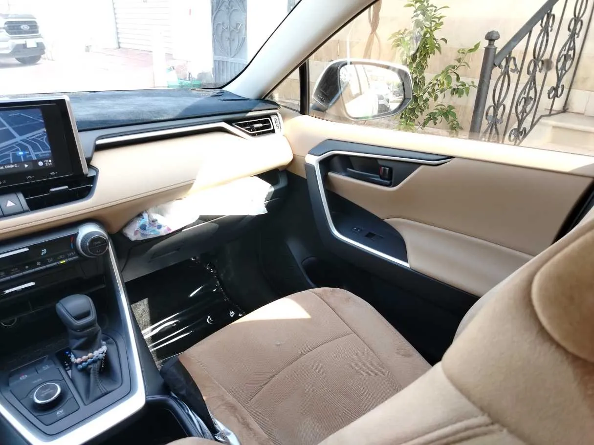 Car image 35
