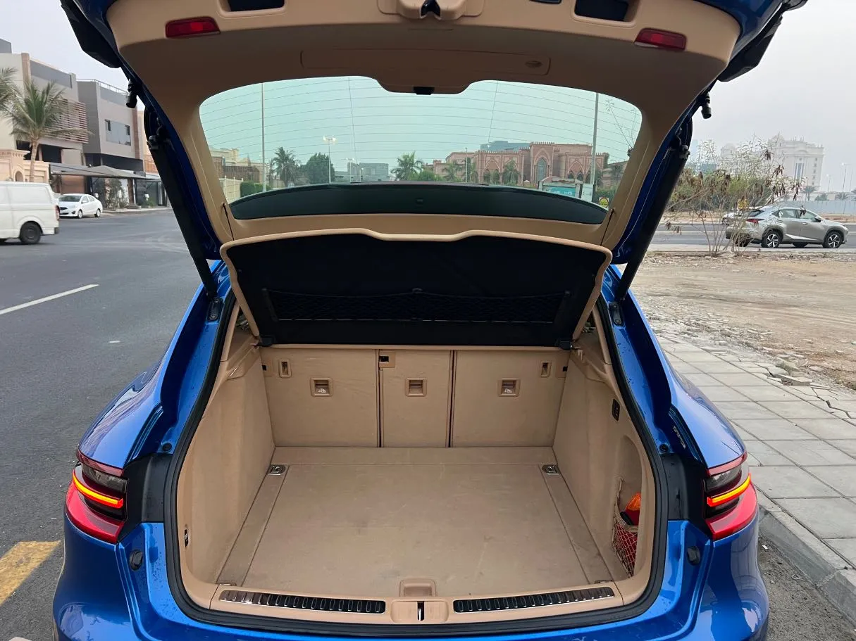 Car image 22
