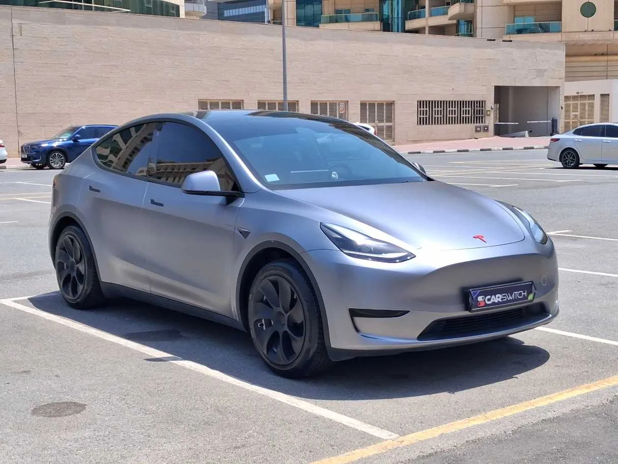 Car image 3