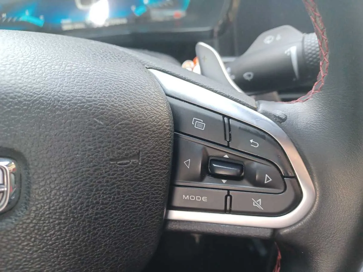 Car image 24