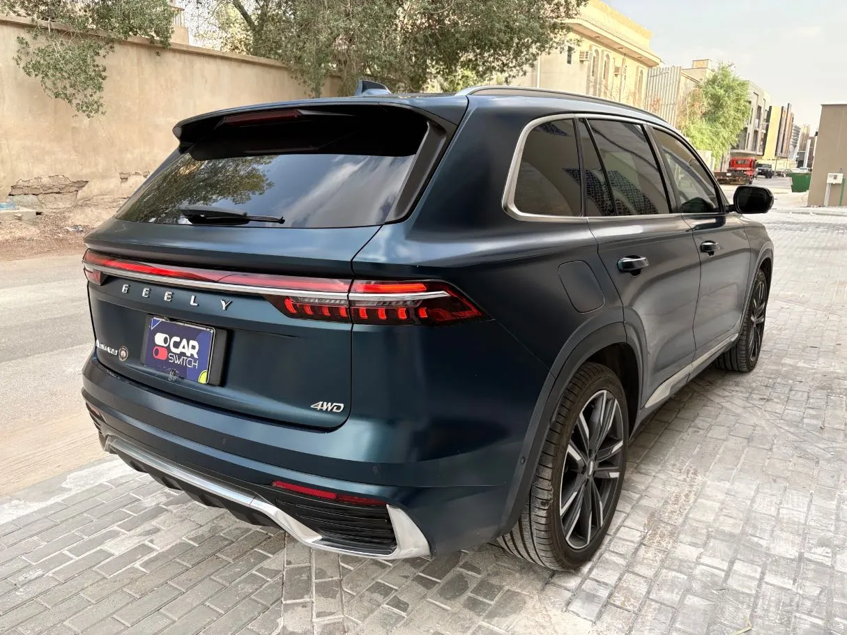 Car image 5