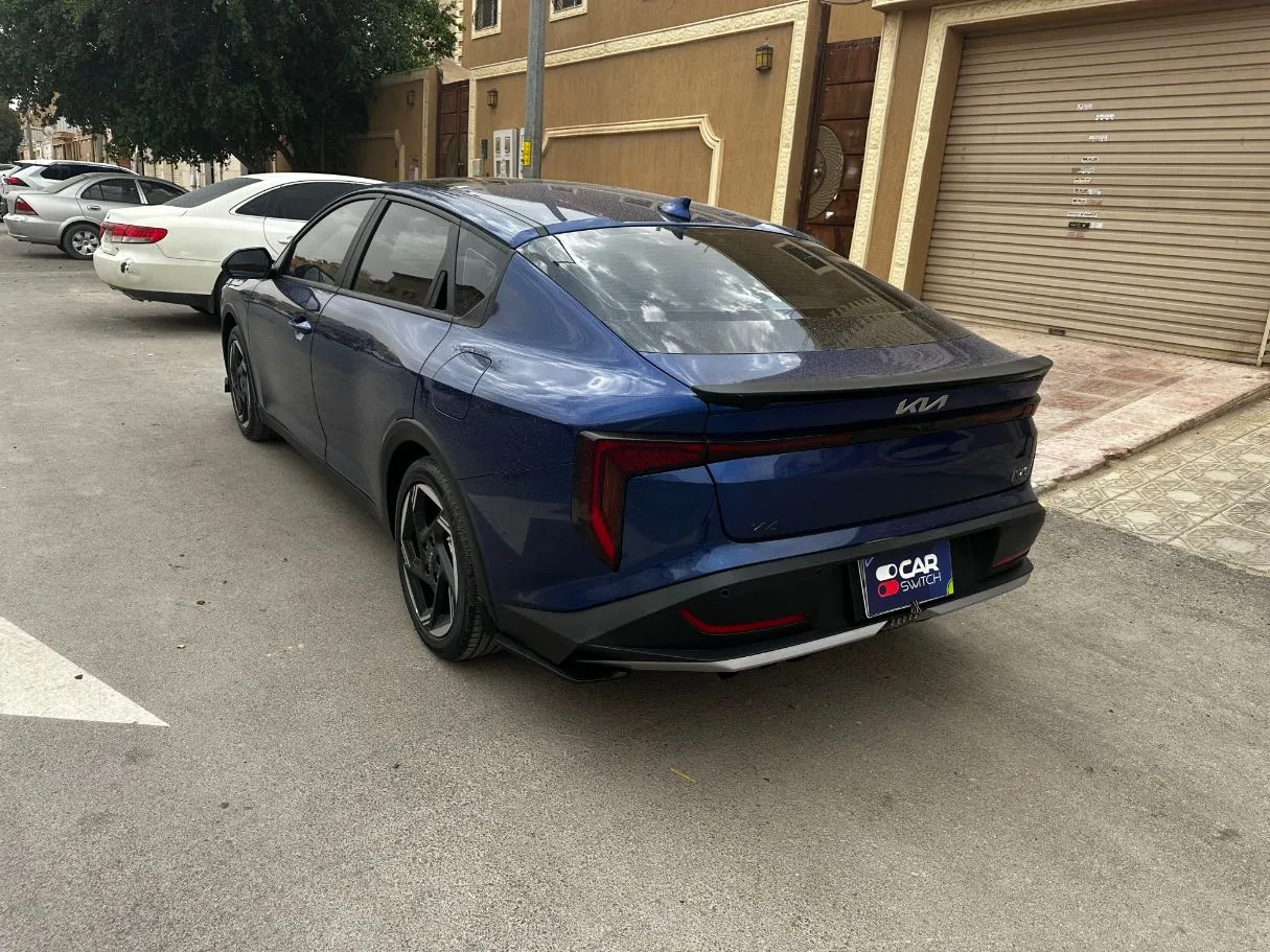 Car image 7