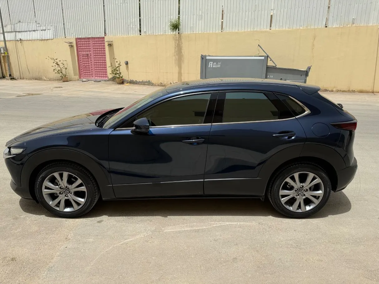 Car image 8