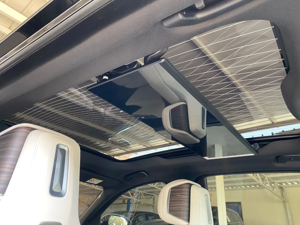 Car image 25