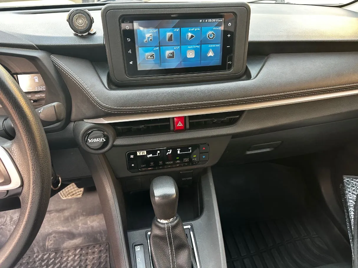 Car image 17