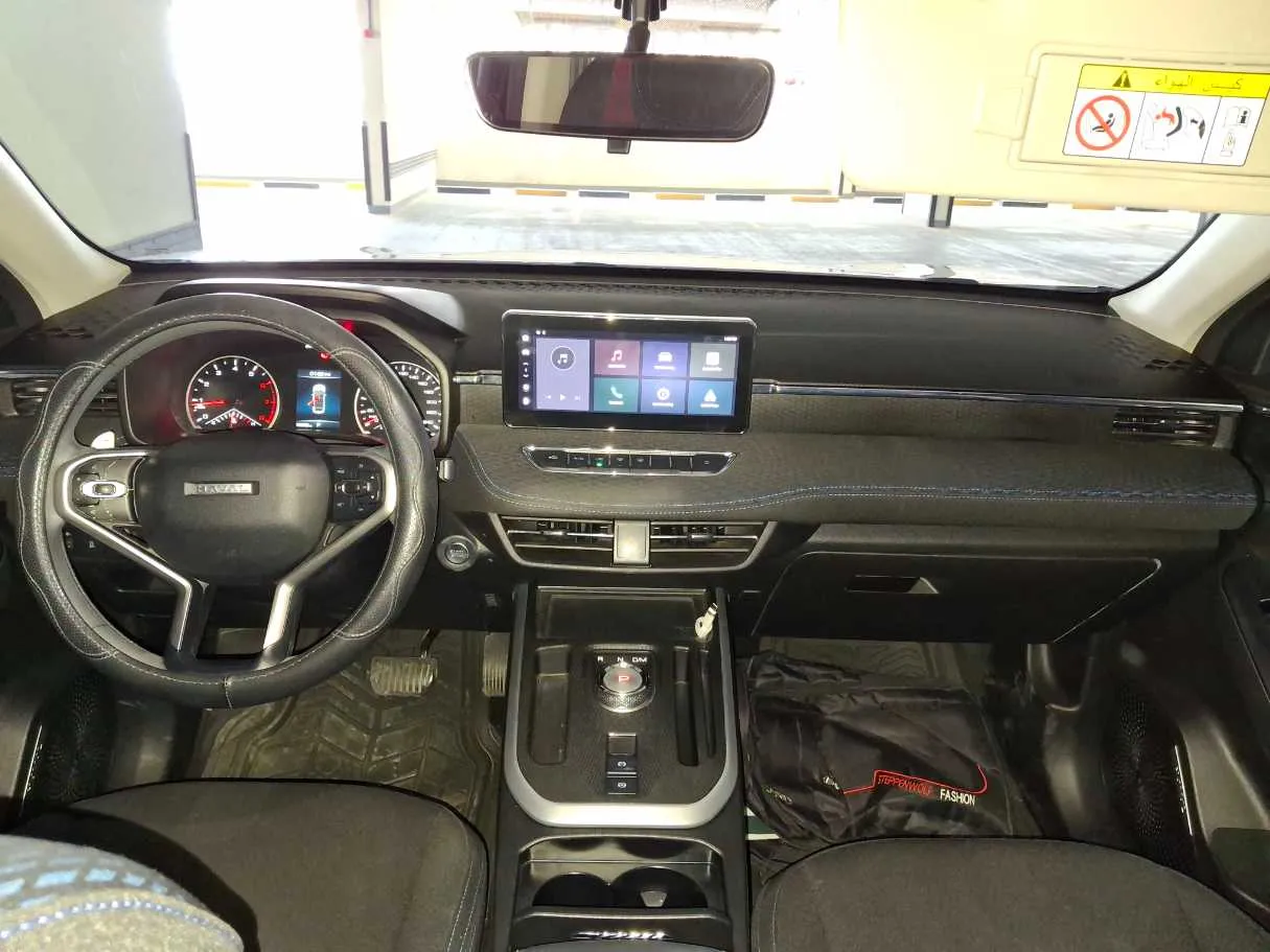 Car image 14