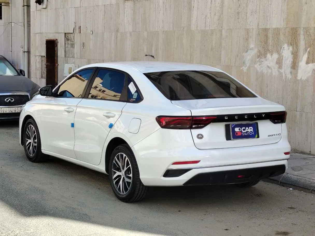 Car image 7