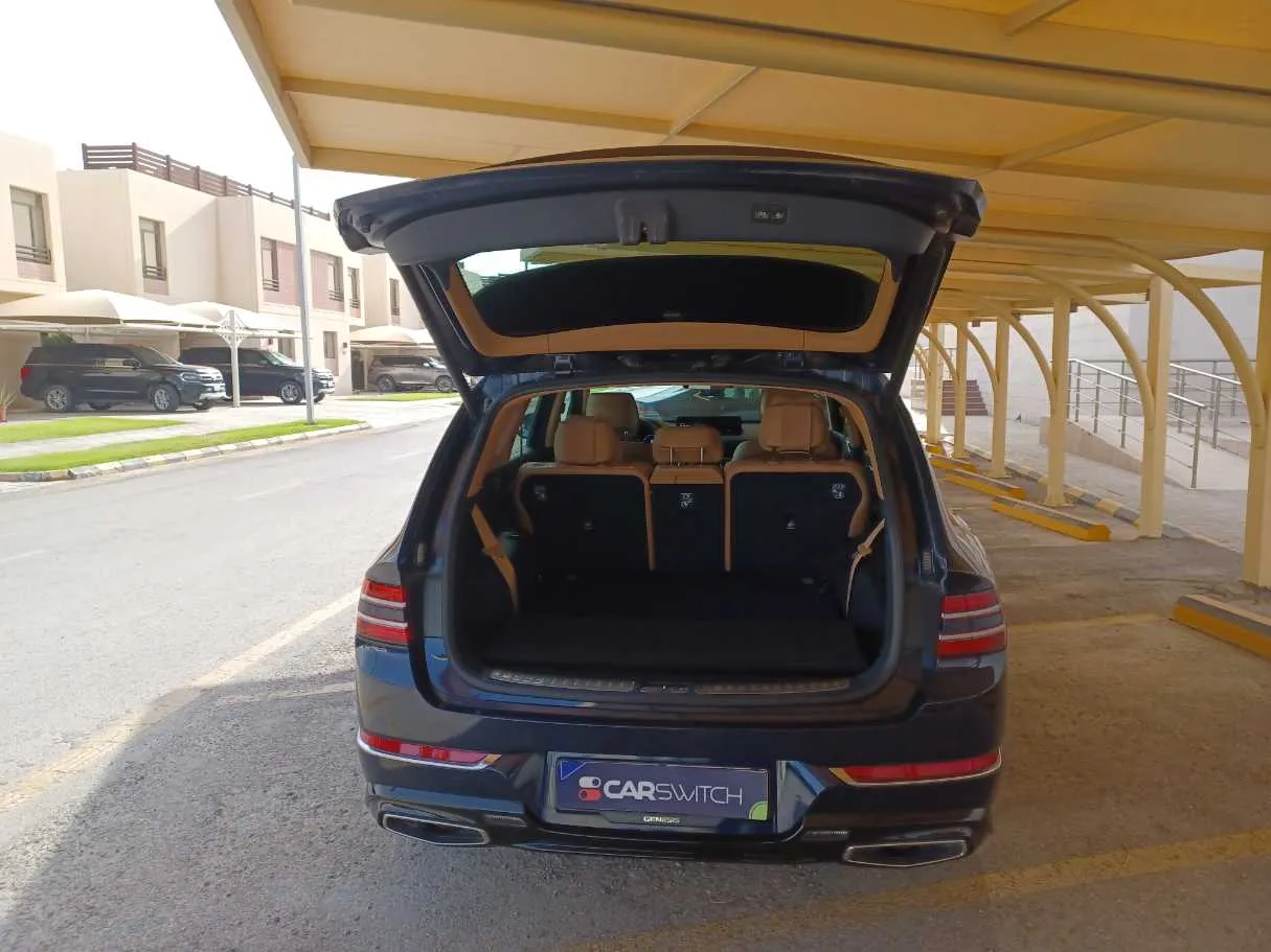 Car image 19