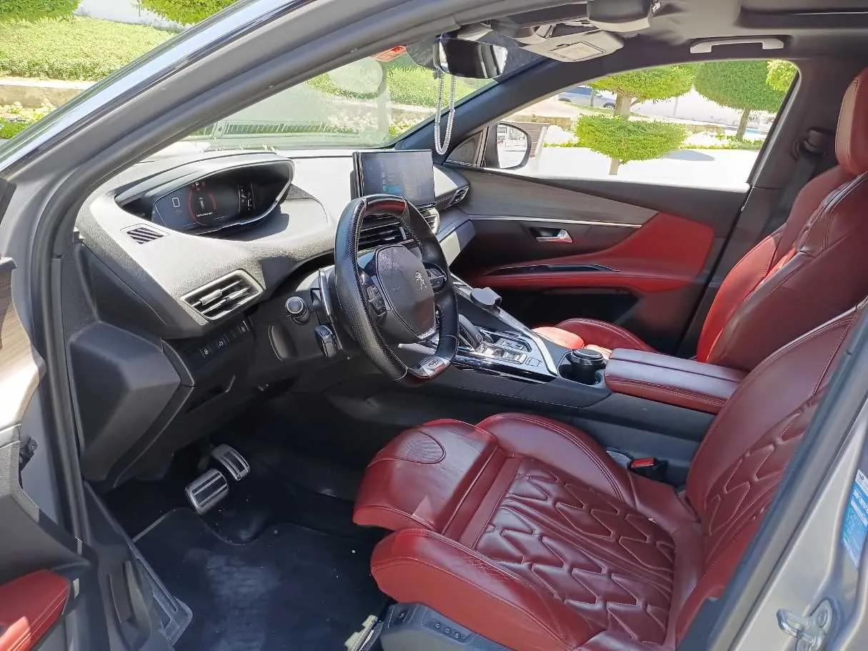 Car image 11