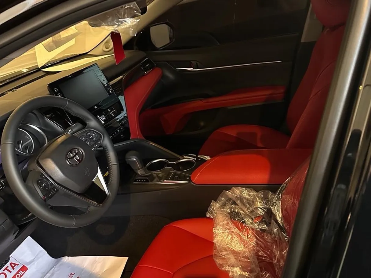 Car image 5
