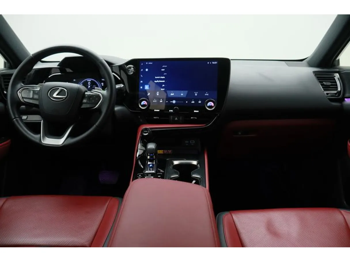 Car image 14