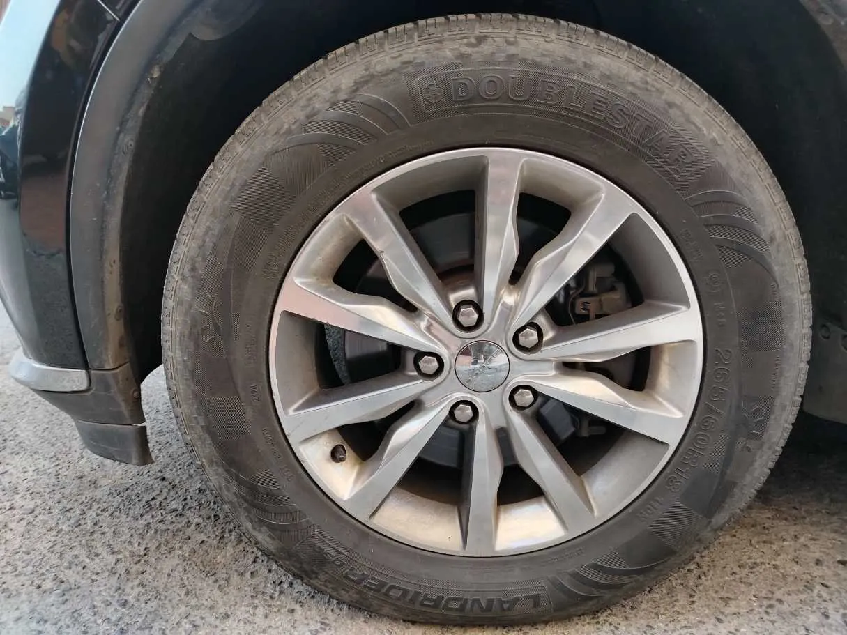 Car image 10