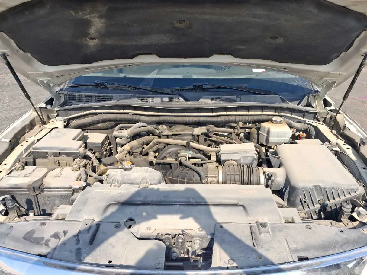 Car image 19
