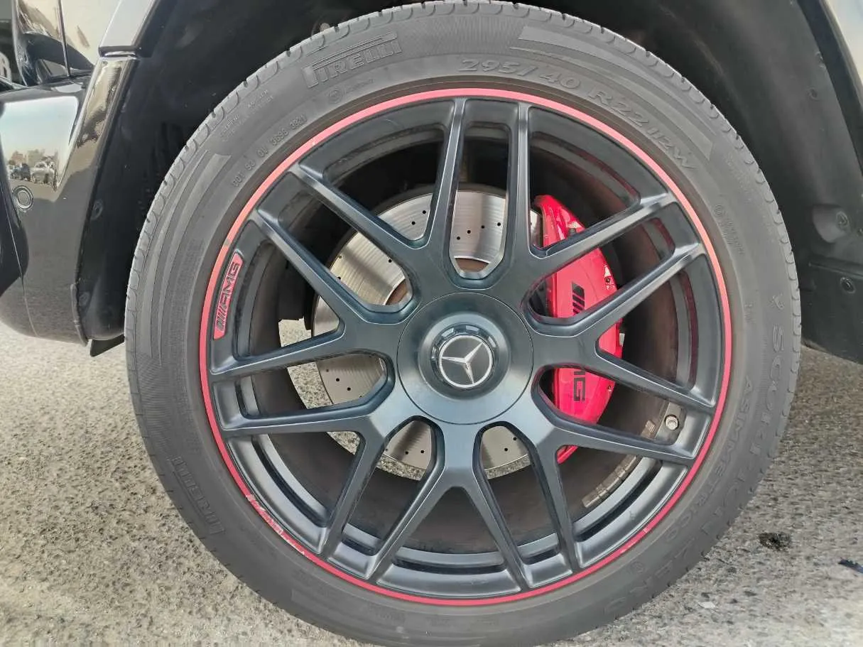 Car image 11