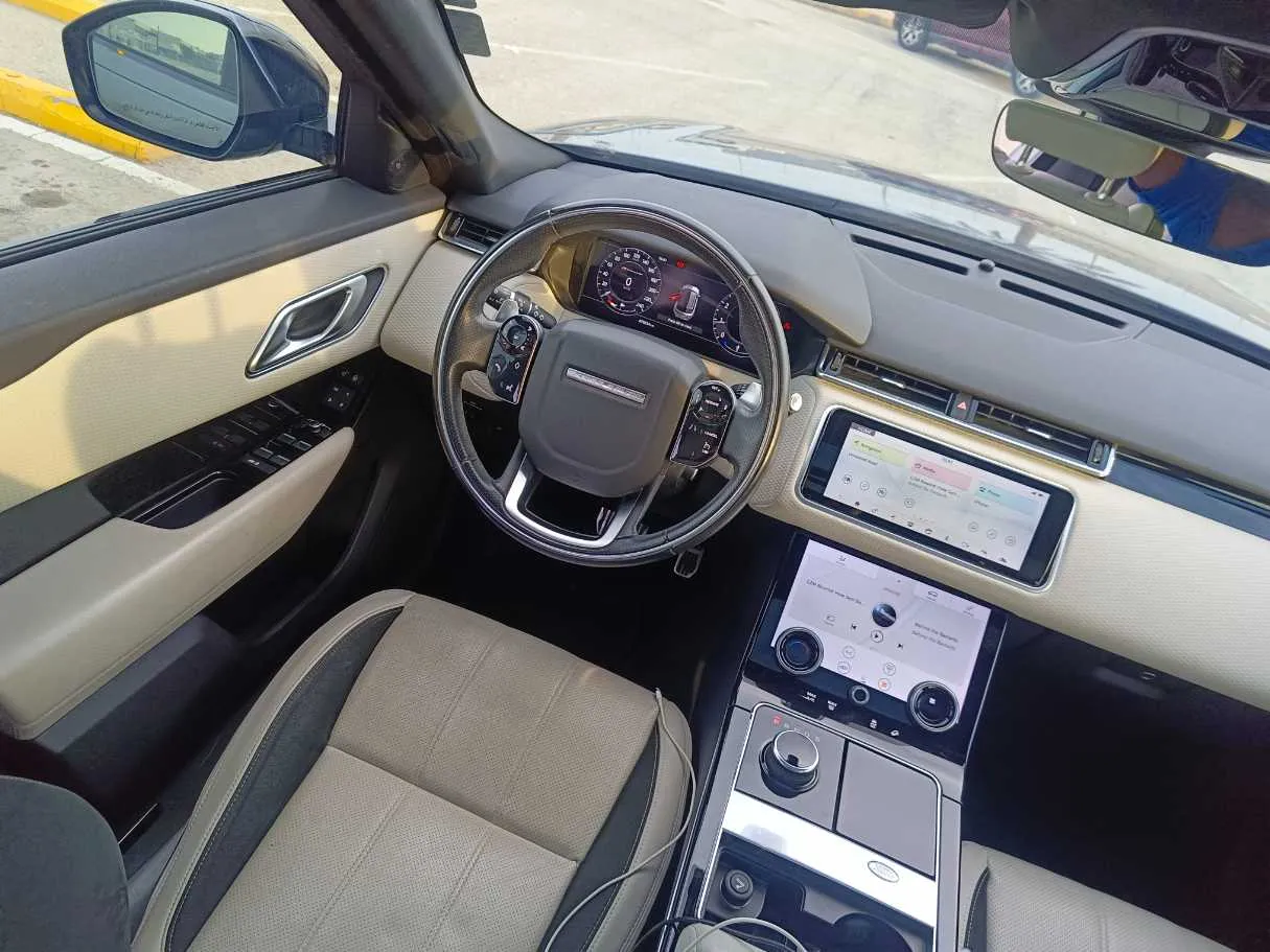 Car image 32