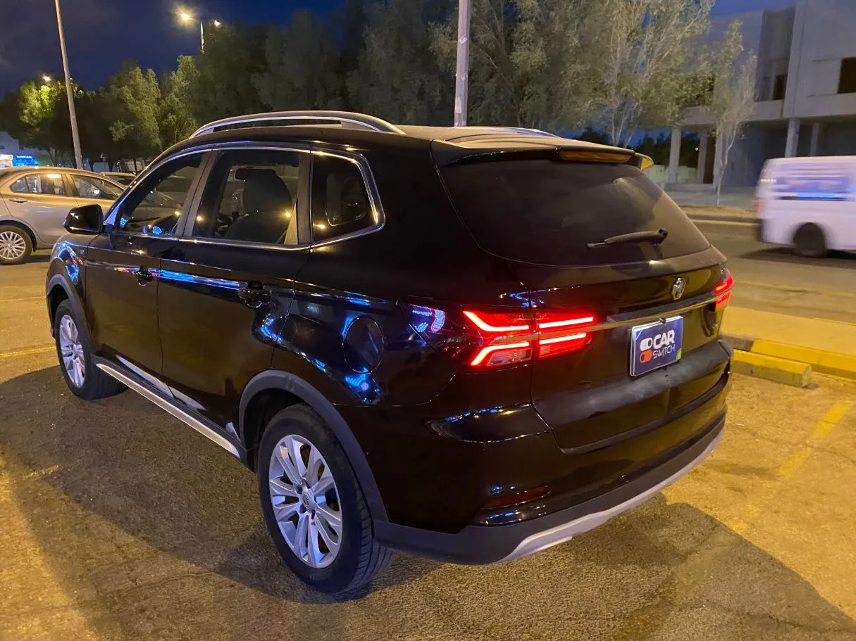 Car image 7