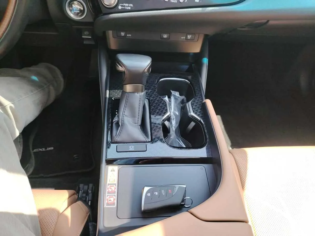 Car image 21