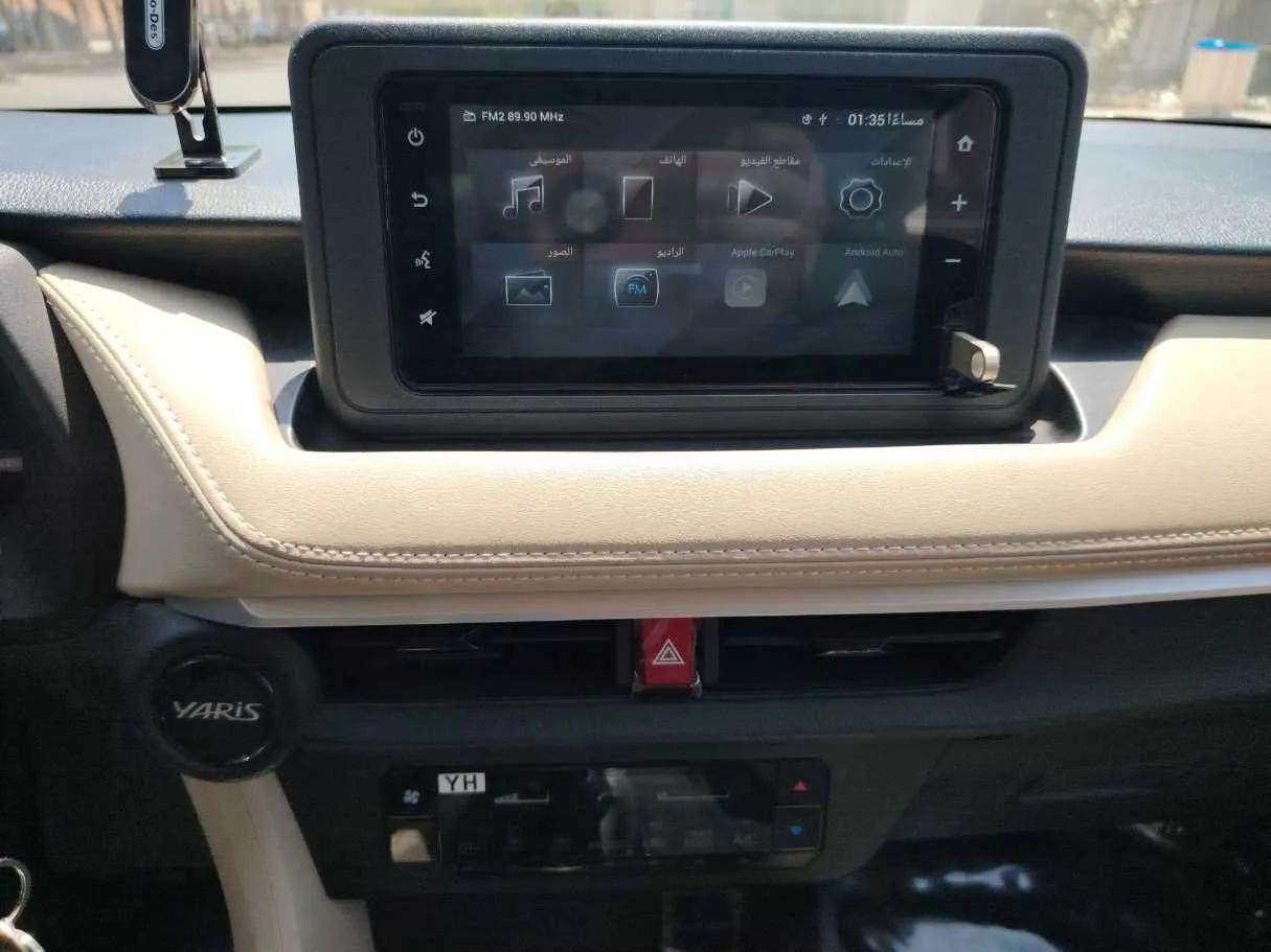 Car image 19
