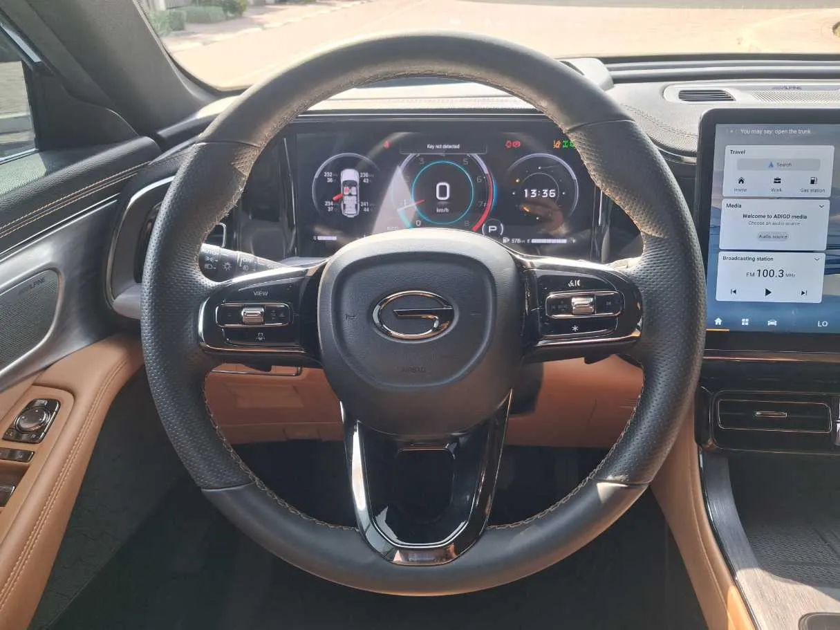 Car image 17