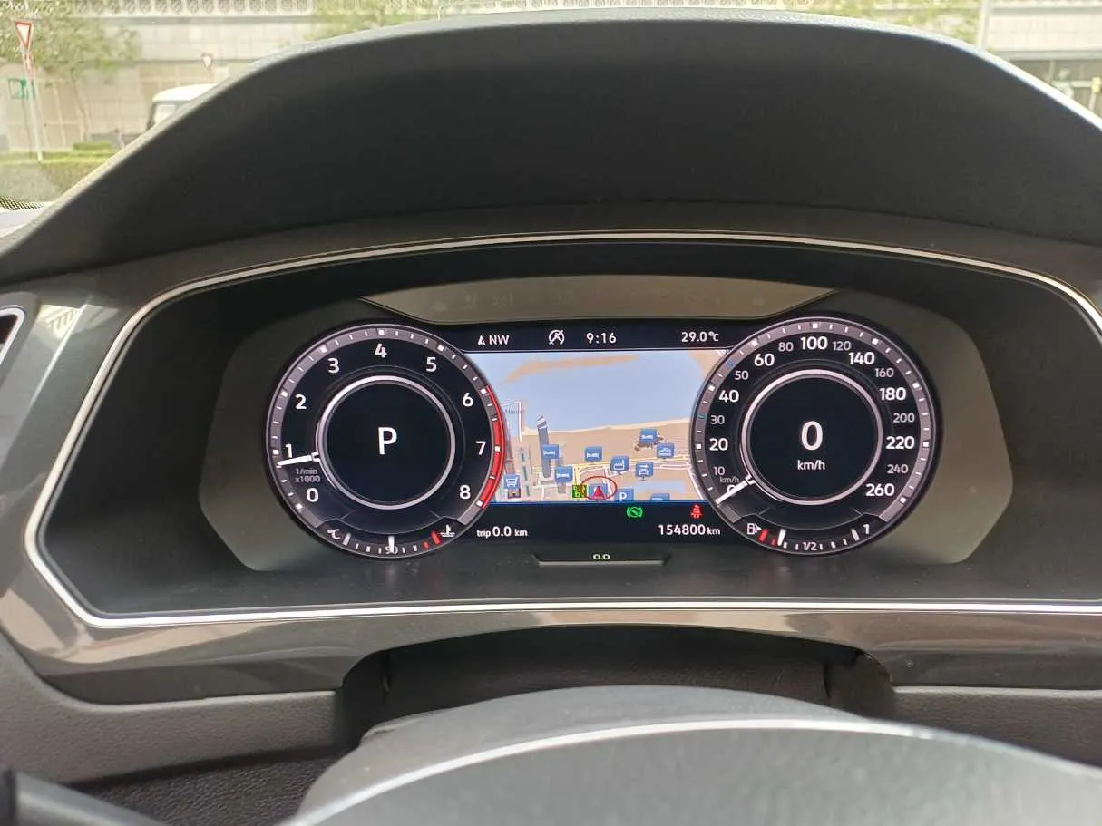 Car image 19