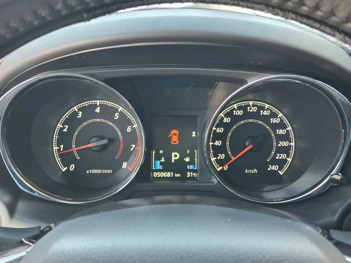 Car image 17