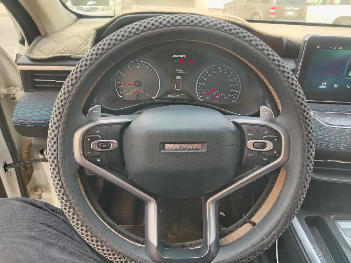 Car image 25