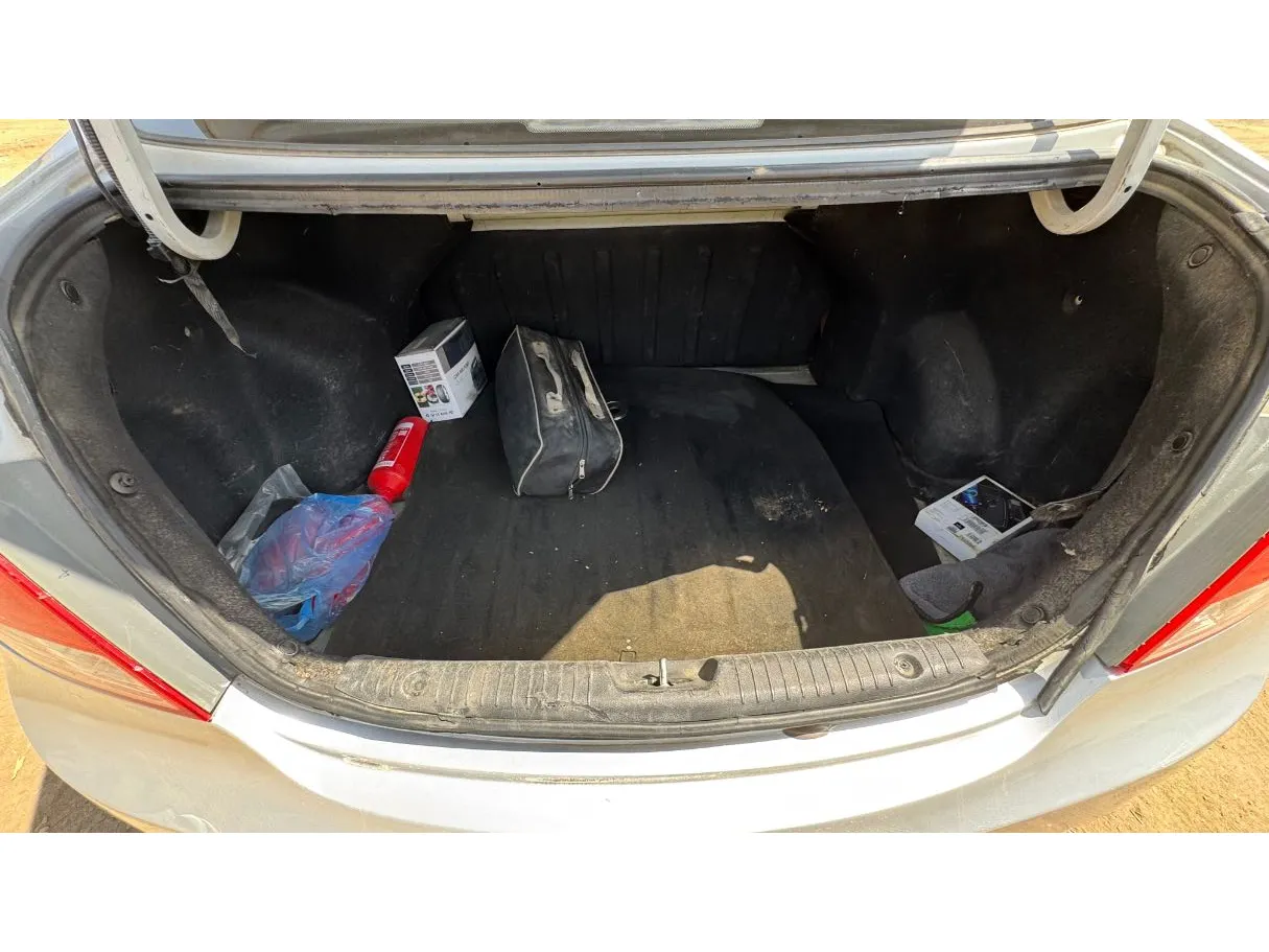 Car image 17