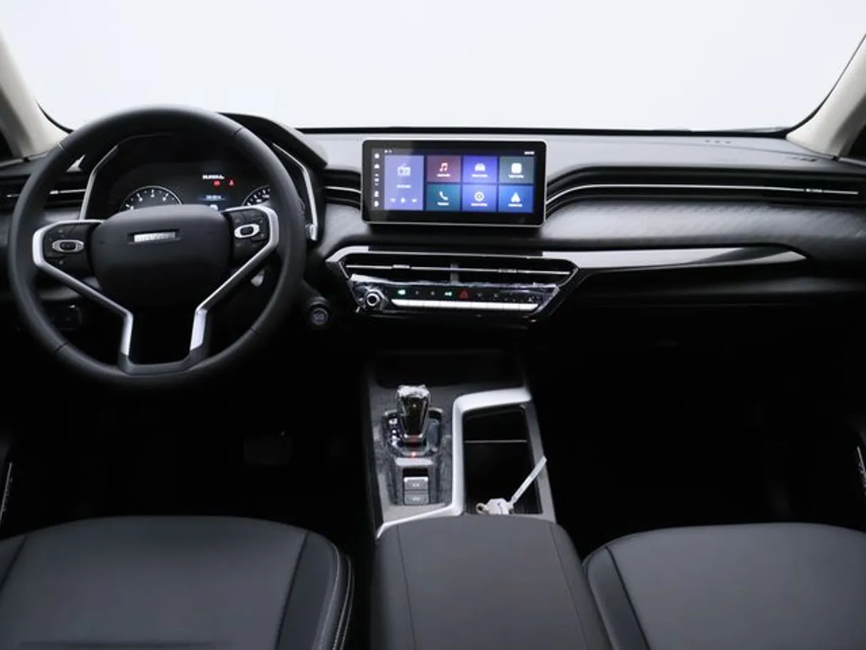 Car image 14