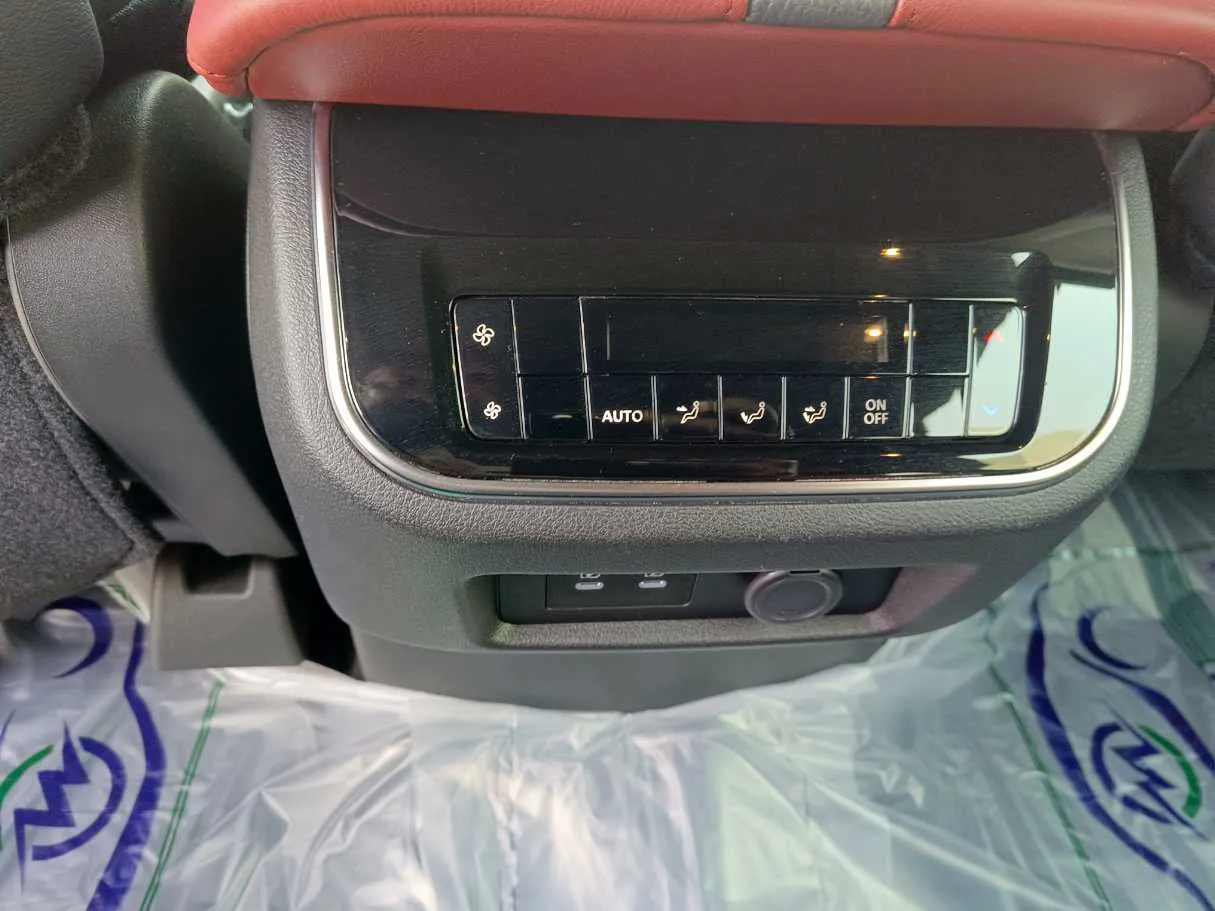 Car image 39