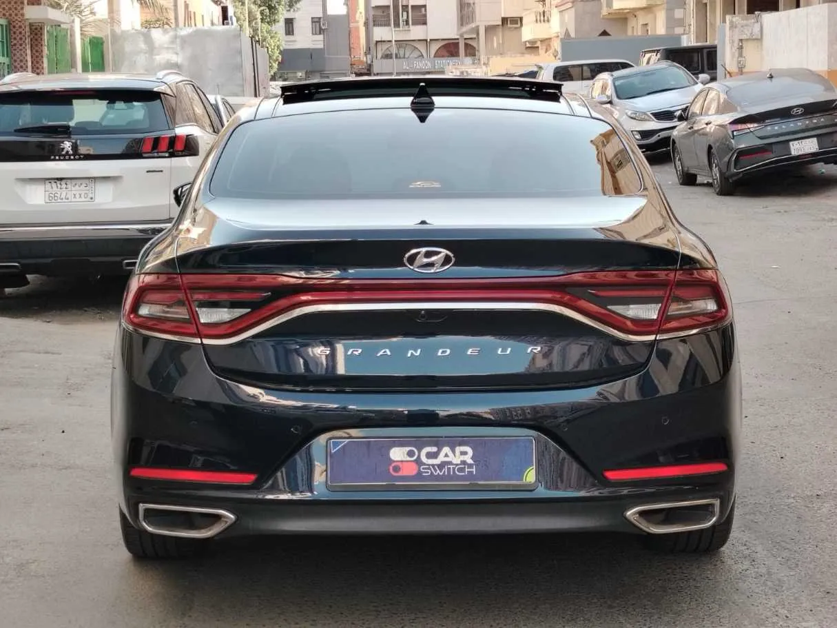 Car image 6