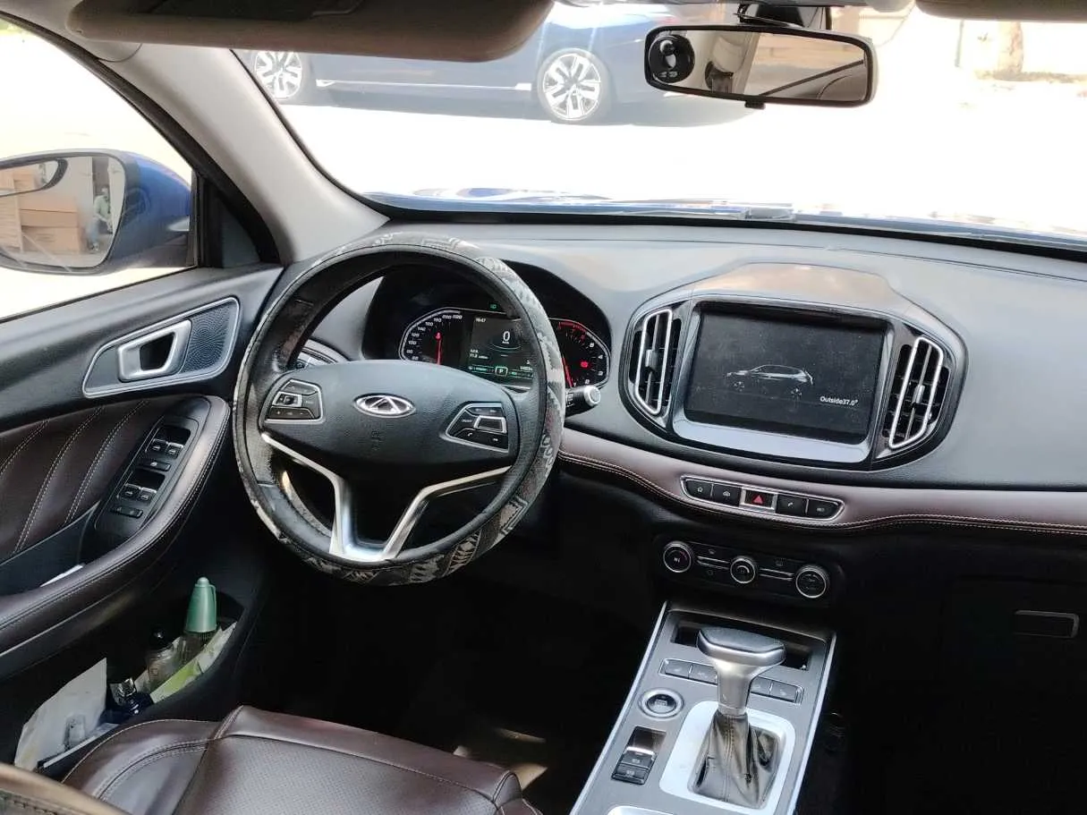 Car image 25