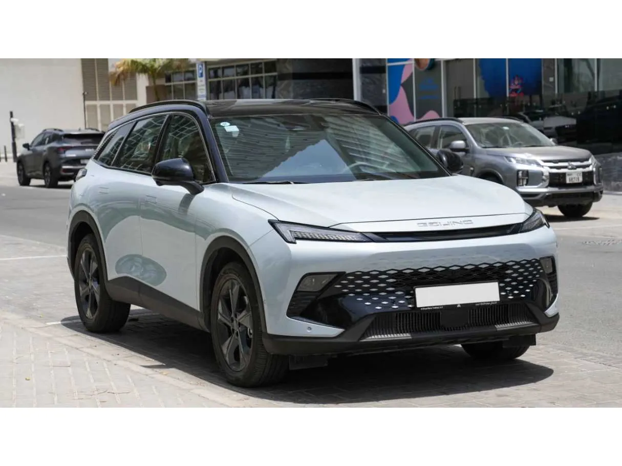 Car image 3