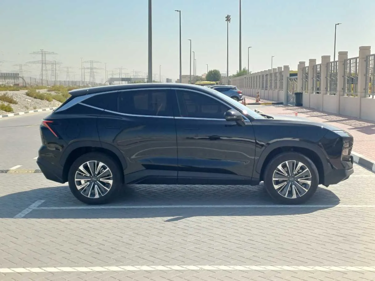 Car image 8