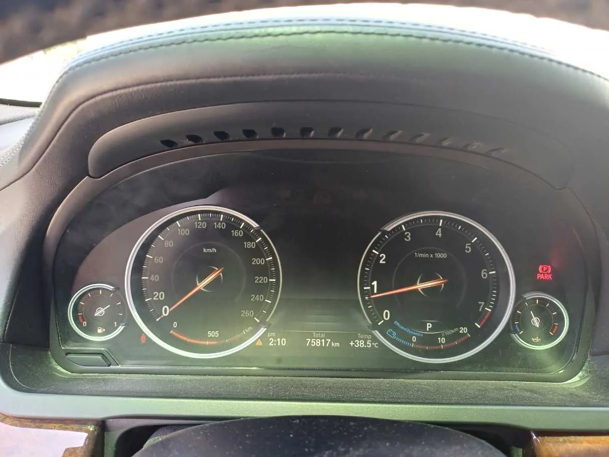 Car image 26