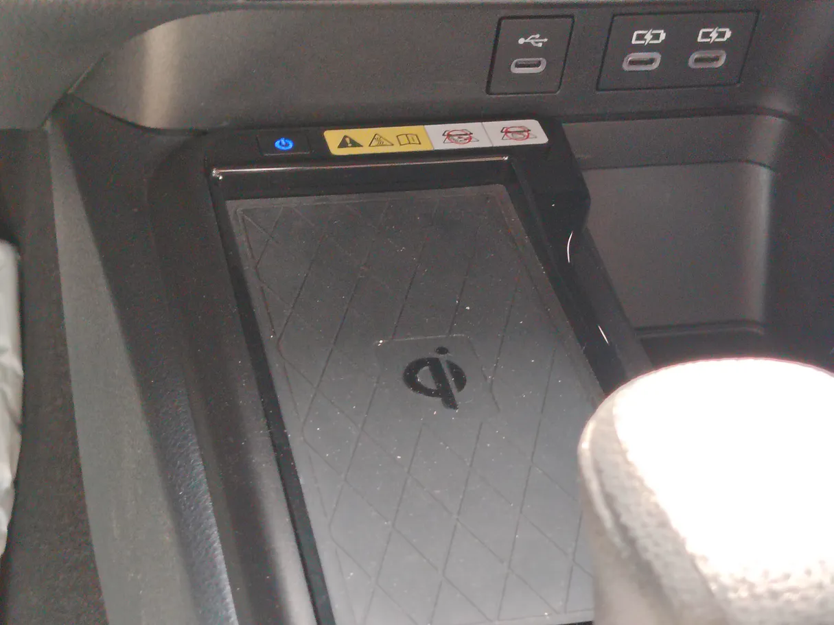 Car image 25