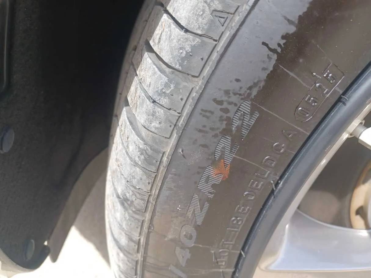 Car image 24