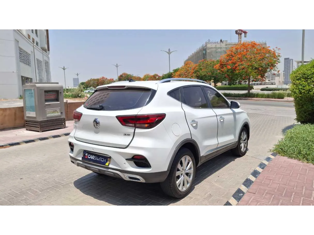 Car image 5