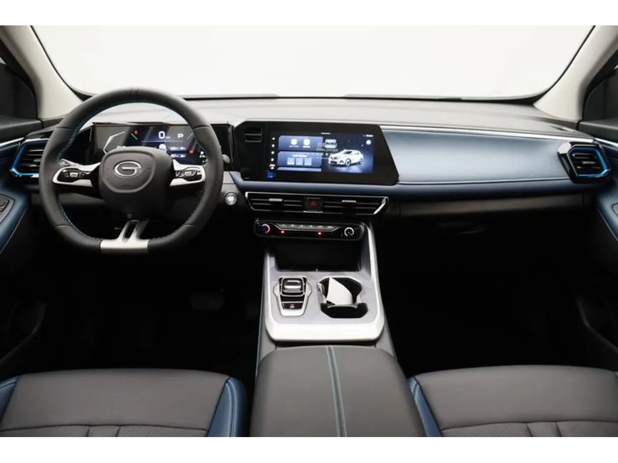 Car image 14