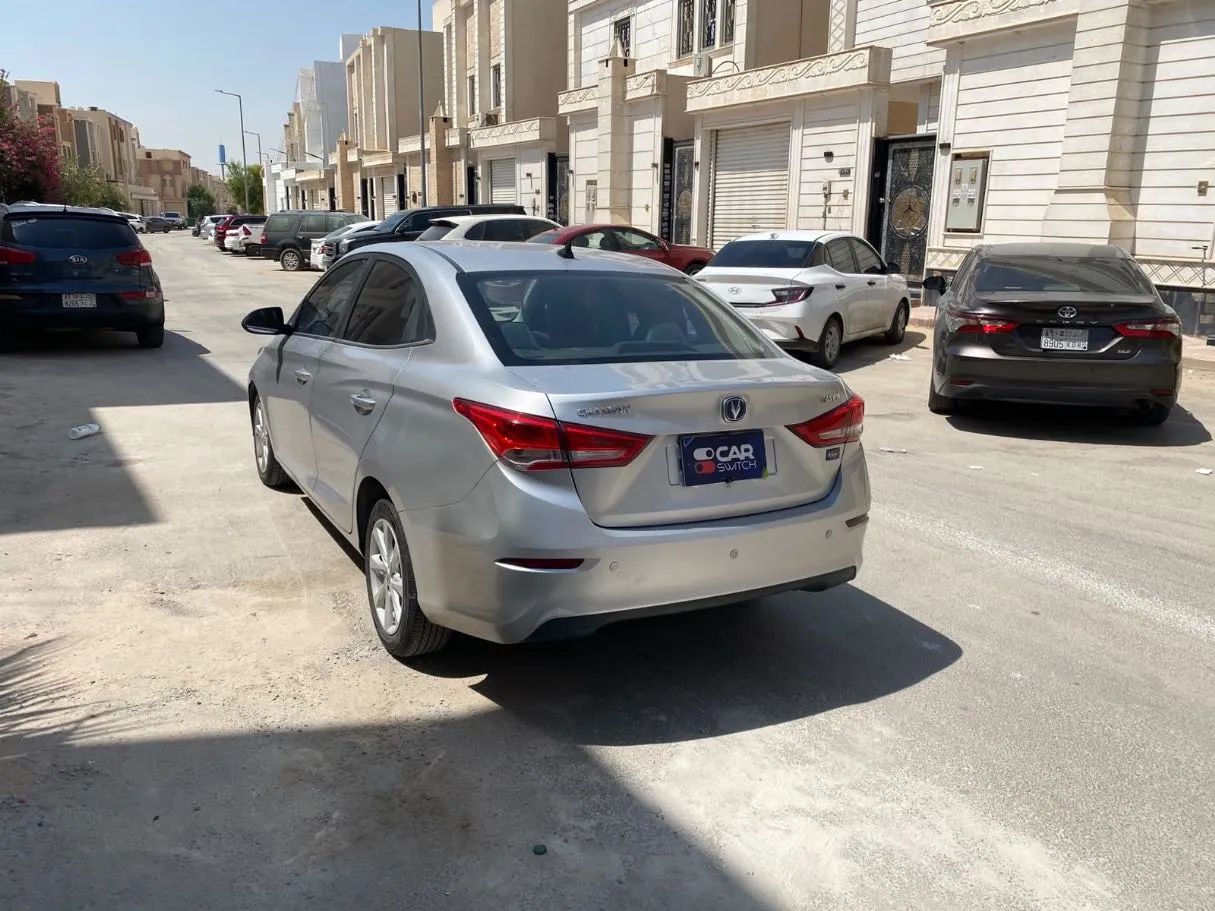 Car image 7