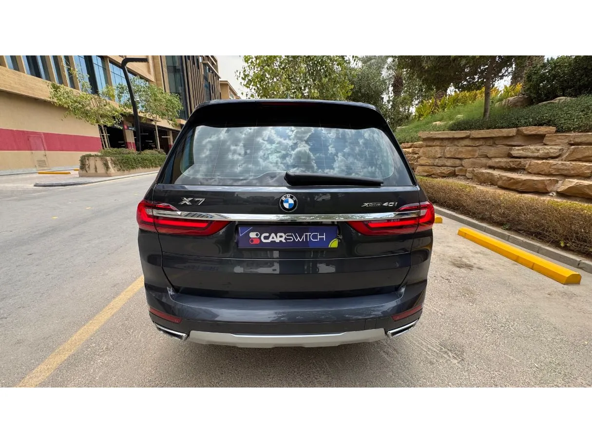 Car image 6