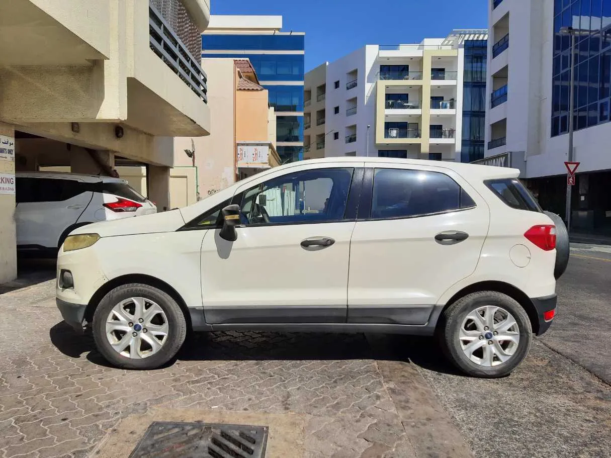 Car image 8