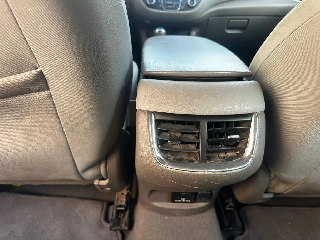 Car image 25