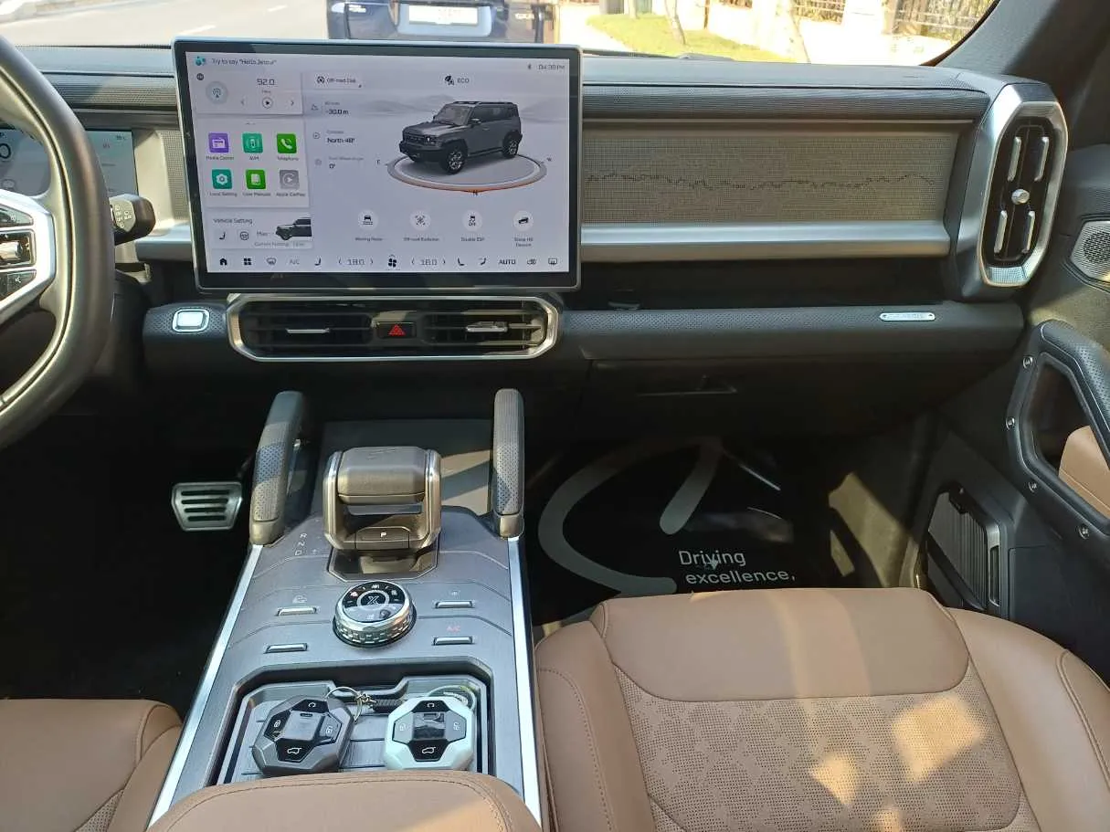 Car image 16