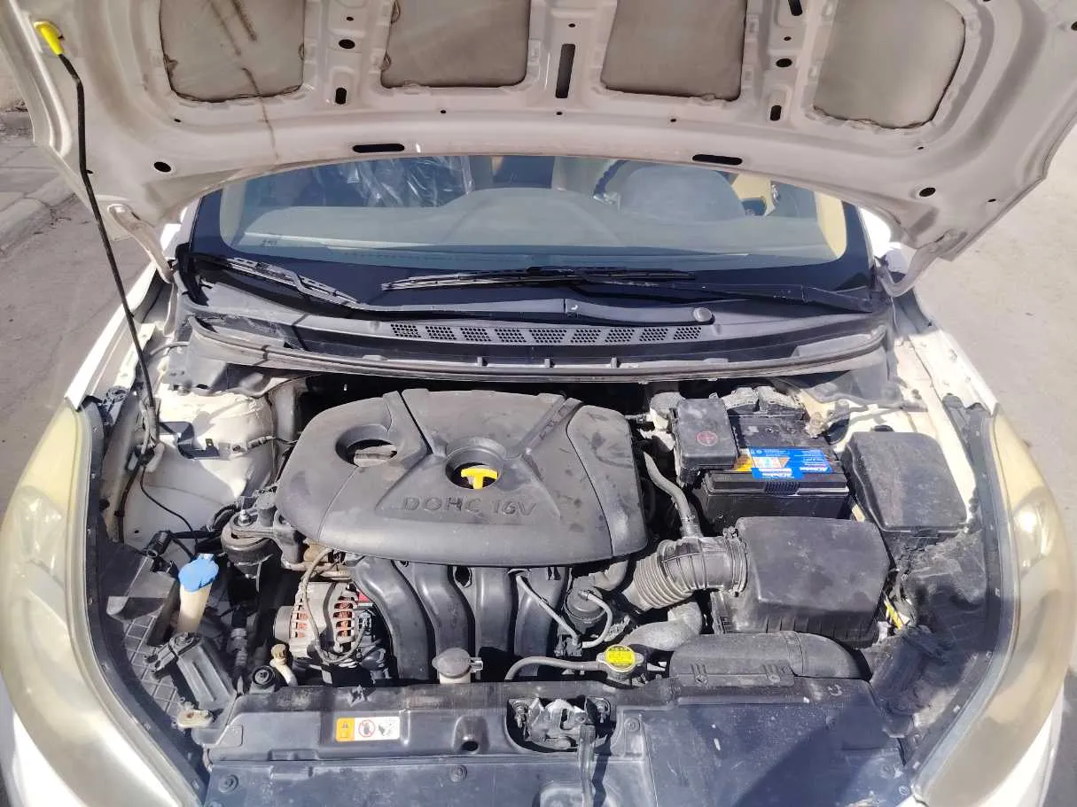Car image 25