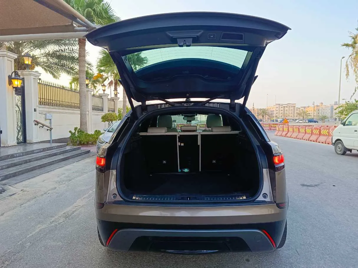 Car image 27